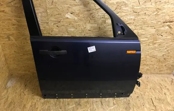 Land Rover Discovery 3 - LR3 Front door
