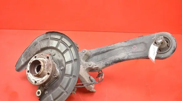Jeep Grand Cherokee Front wheel hub spindle knuckle