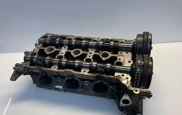 Mercedes-Benz E W211 Engine head R2720162201 2720162201