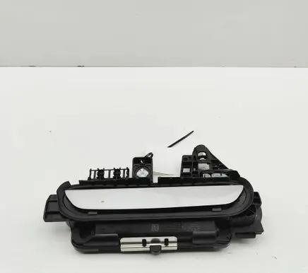 BMW iX1 Front door exterior handle 5A68EE8 5A68ED9