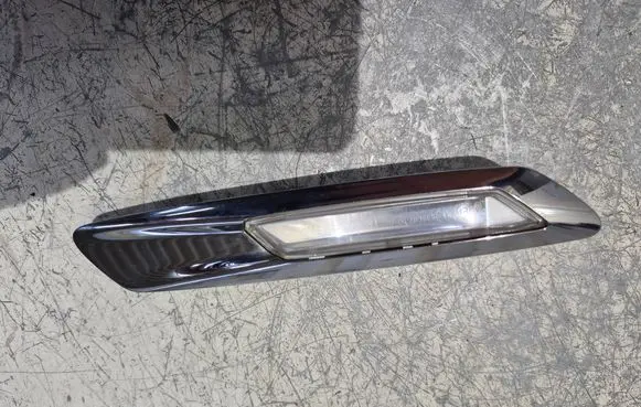 BMW 5 F10 F11 Front fender indicator light 7154167