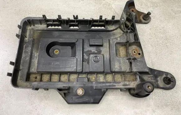 Battery tray