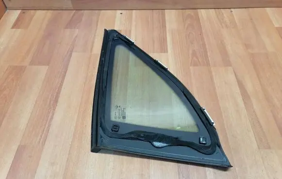 Opel Astra K Rear side window 13420996 39082629 DOT682AS2M3236
