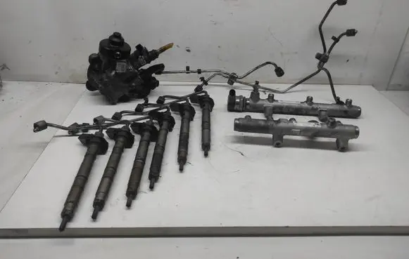 Audi A6 S6 C6 4F Fuel injection system set 