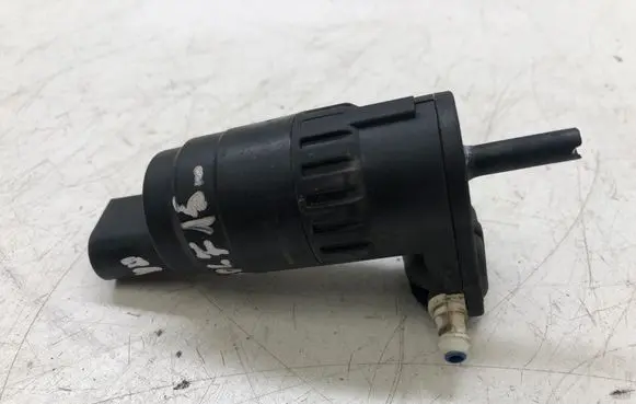 Volkswagen Golf VII Windscreen/windshield washer pump 1K6955651