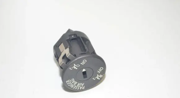 Passenger airbag on/off switch