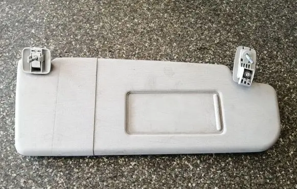 Volkswagen Golf V Sun visor