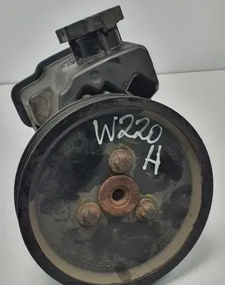 Mercedes-Benz S W220 Power steering pump A0024667401