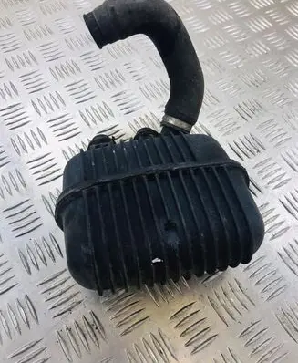 Vacuum air tank