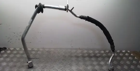 Porsche Macan (95B) Air conditioning (A/C) pipe/hose 95B816743M 8R2260712E
