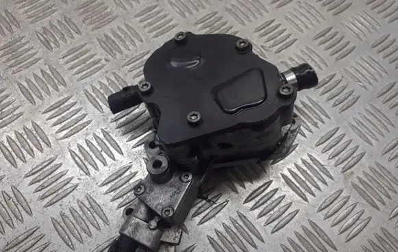 Skoda Octavia Mk1 (1U) Vacuum pump 038145209M