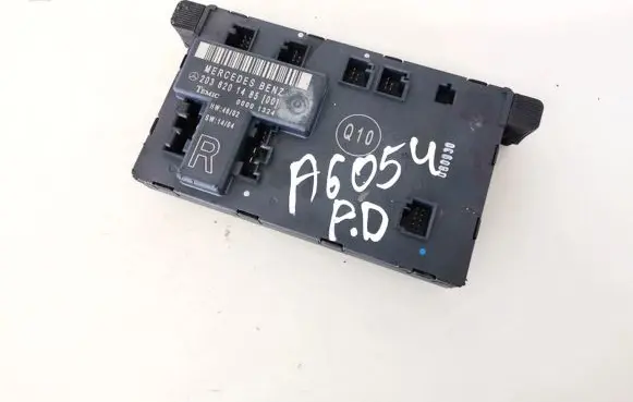 Mercedes-Benz C W203 Door control unit/module 2038201485