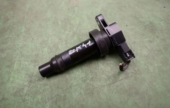 Hyundai i30 High voltage ignition coil 273012B010