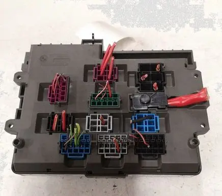 BMW 3 E90 E91 Fuse module 911944604 10688710