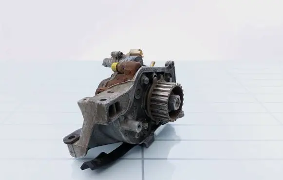 Volvo S40, V40 Fuel injection high pressure pump 9684778280