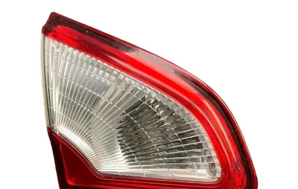 Nissan Qashqai Tailgate rear/tail lights 89503189