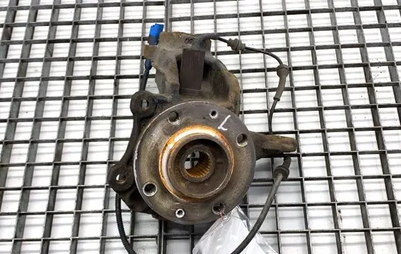 Peugeot 2008 I Front wheel hub spindle knuckle 