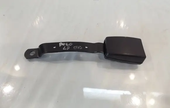 Volkswagen Polo IV 9N3 Front seatbelt buckle