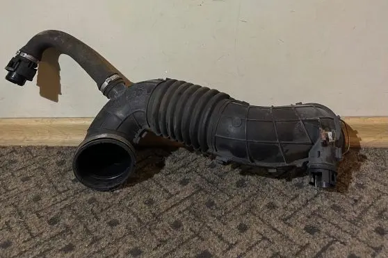 BMW 2 F22 F23 Breather/breather pipe/hose 58650910 586509