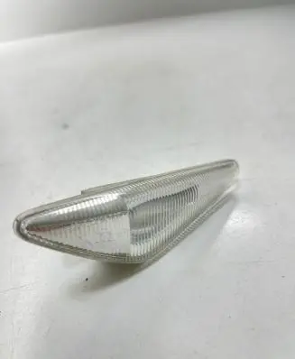 BMW X5 E70 Front fender indicator light 7171007 135V07W 0218100
