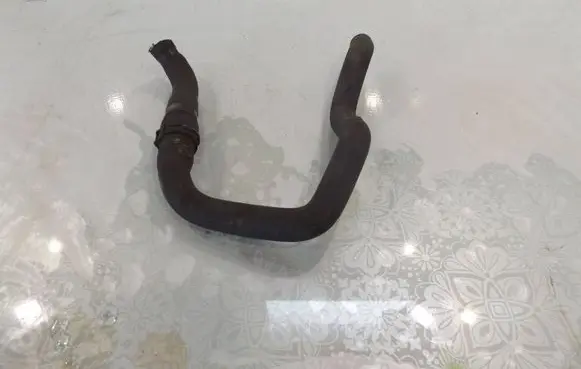 Mercedes-Benz Vito Viano W639 Engine coolant pipe/hose a6398325023