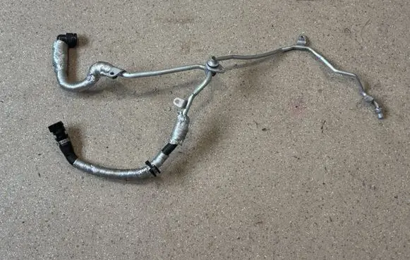 BMW X4 G02 Coolant pipe/hose 8596385