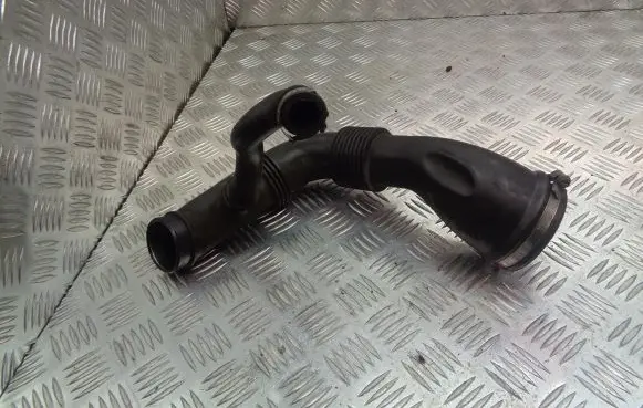 Ford Focus Air intake hose/pipe 4M51-9A673-AE
