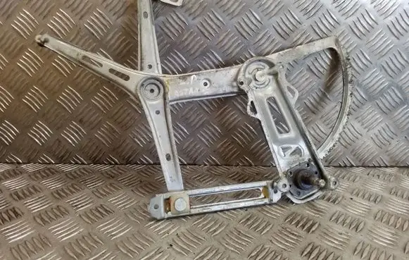 Opel Astra G Front door electric window regulator 90521869