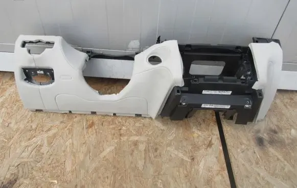 Mercedes-Benz SL R231 Dashboard lower bottom trim panel 