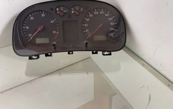 Volkswagen Golf IV Speedometer (instrument cluster) 1J0919861B 0263611004 0310789111
