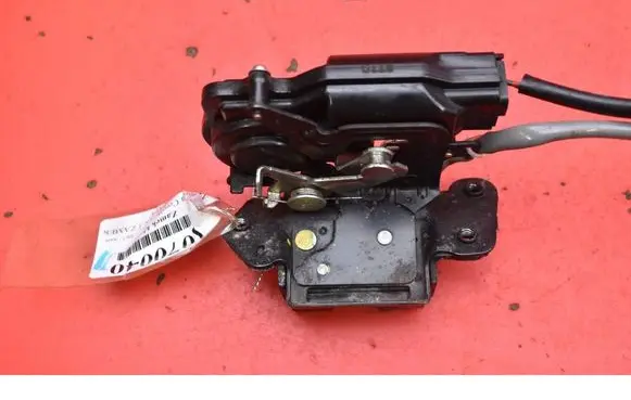 Toyota Corolla Verso E121 Tailgate/trunk/boot lock/catch/latch 