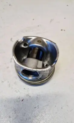 BMW 5 F10 F11 Piston 84L110 11R8LE