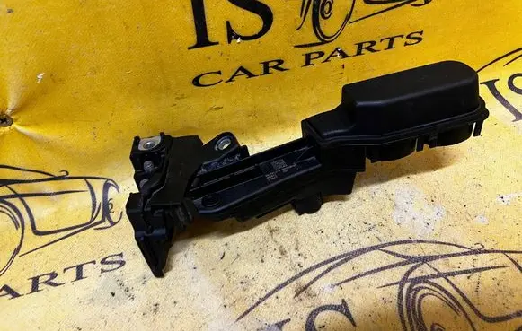 BMW 5 G30 G31 G38 Current control relay 9339825