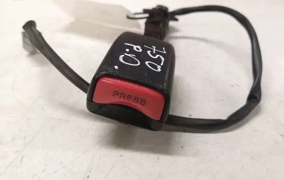 Mazda 5 Front seatbelt buckle