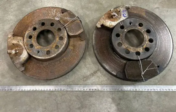 Volkswagen Golf V Front brake disc