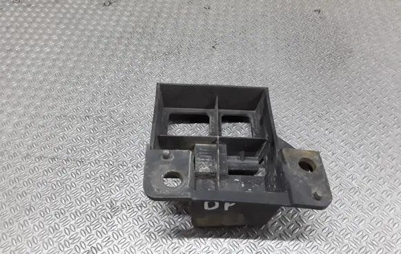 Mercedes-Benz Sprinter W906 Front bumper mounting bracket A9068850263