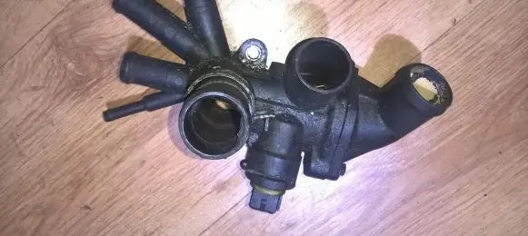 Seat Ibiza II (6k) Engine coolant pipe/hose 030121117n
