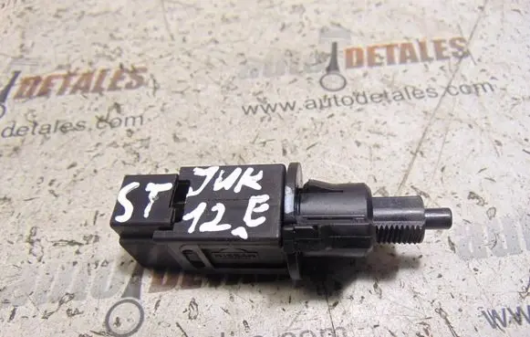 Nissan Juke I F15 Brake pedal sensor switch
