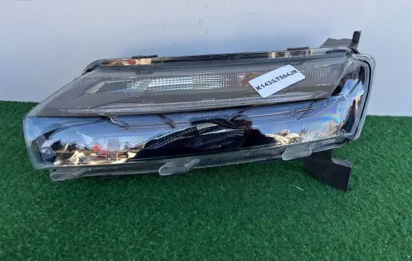 Dacia Spring Headlight/headlamp 266052417R