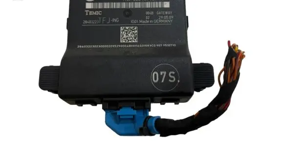 Volkswagen PASSAT B6 Gateway control module 3C0907530M 3C0907951