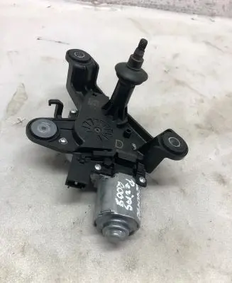 Peugeot 2008 II Rear window wiper motor 0390205114