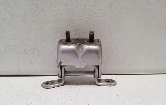 Nissan Navara D40 Rear door upper hinge 