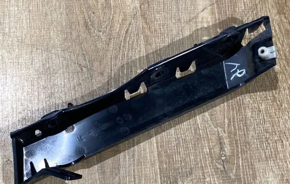 Land Rover Discovery 5 Front bumper mounting bracket HY3217A869AC