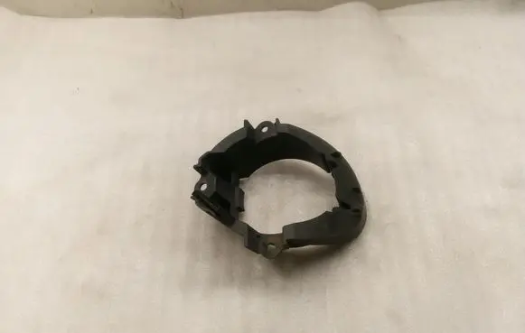 Toyota Avensis T270 Fog light bracket 5212805080
