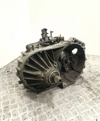 Manual 5 speed gearbox