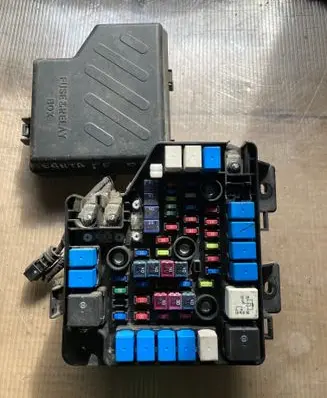 Hyundai Santa Fe Fuse module 919502B580
