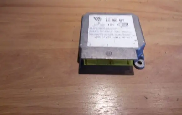 Volkswagen Golf IV Airbag control unit/module 1J0909609