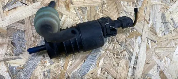 Volkswagen PASSAT B4 Headlight washer pump 