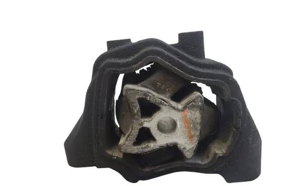 Land Rover Freelander 2 - LR2 Engine mount bracket 8G9N6L063