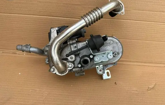 Ford Focus EGR valve cooler 1726430418 70451204 FM5Q9D475AA